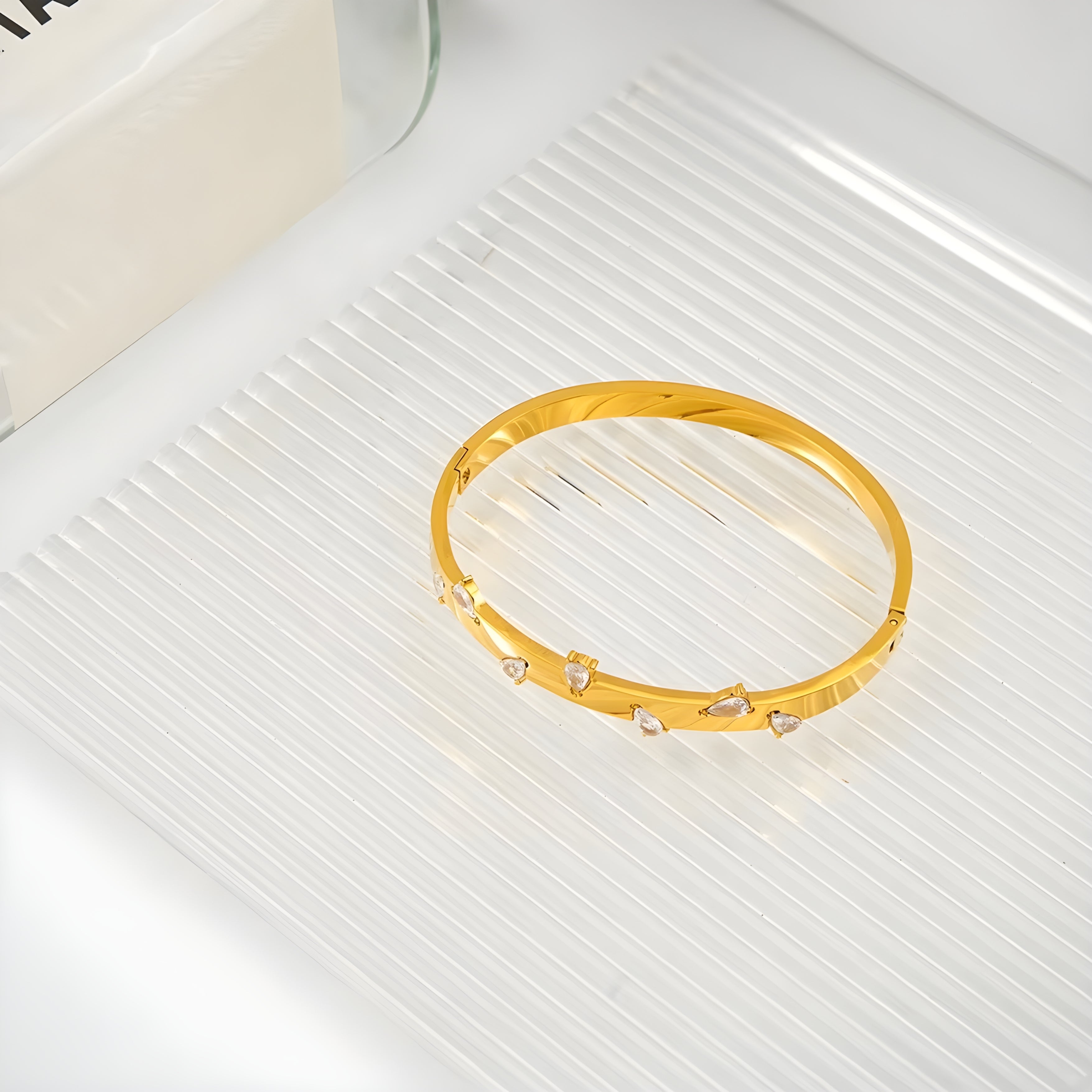 Cassie Zirconia Bangle