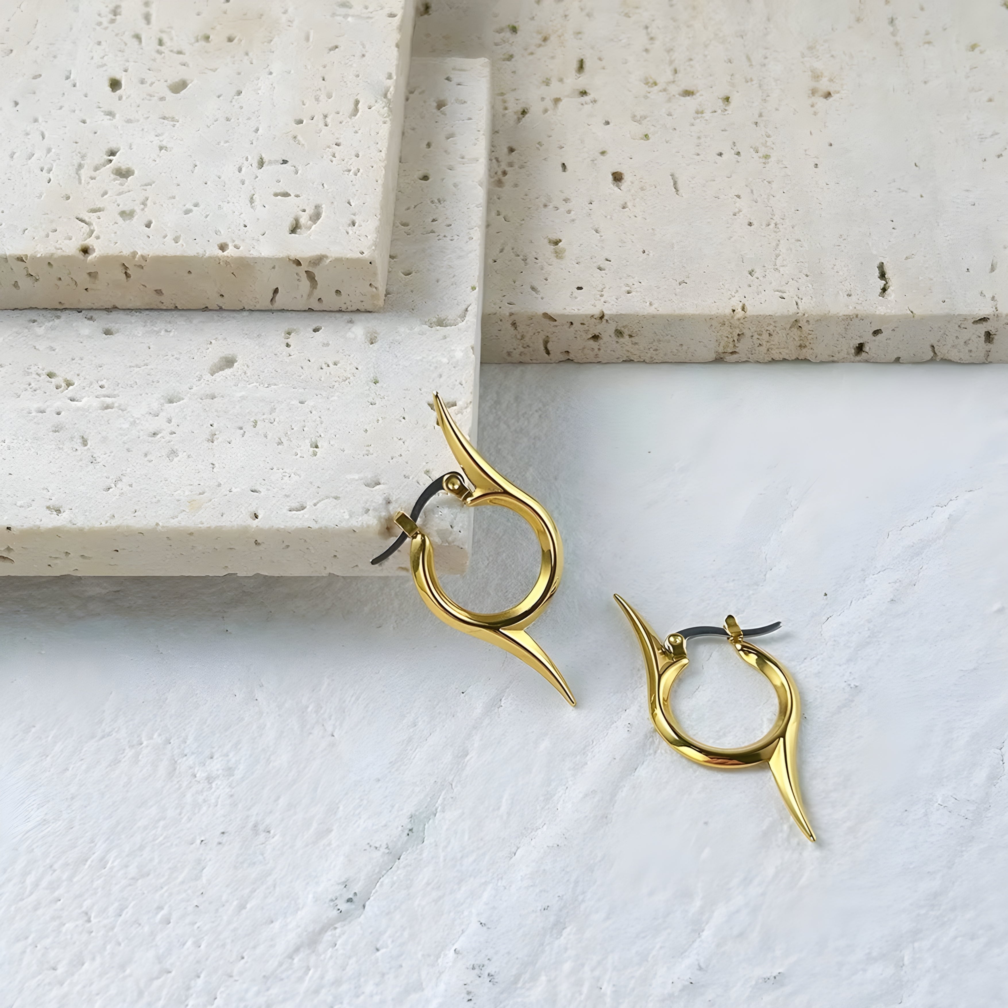 Vyra Gold Earrings