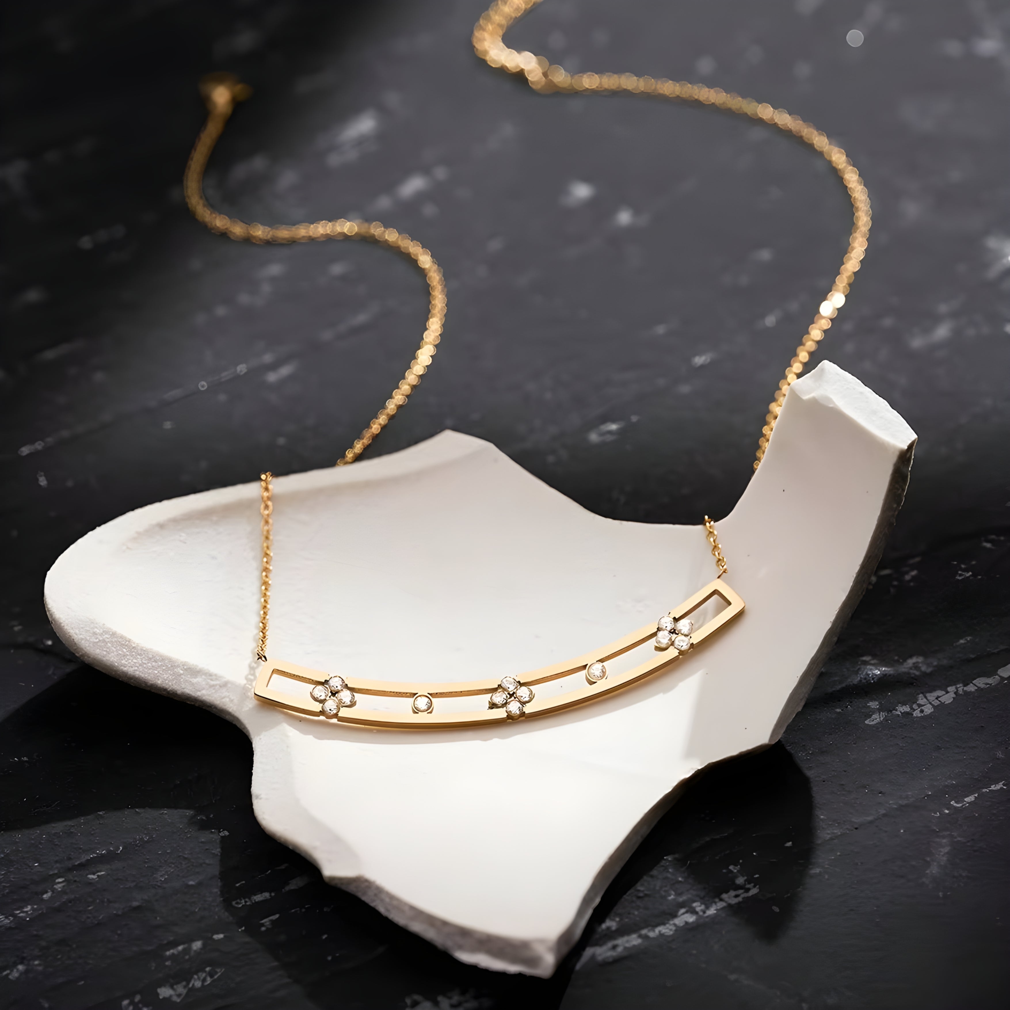 Lyra Curve Bar Necklace