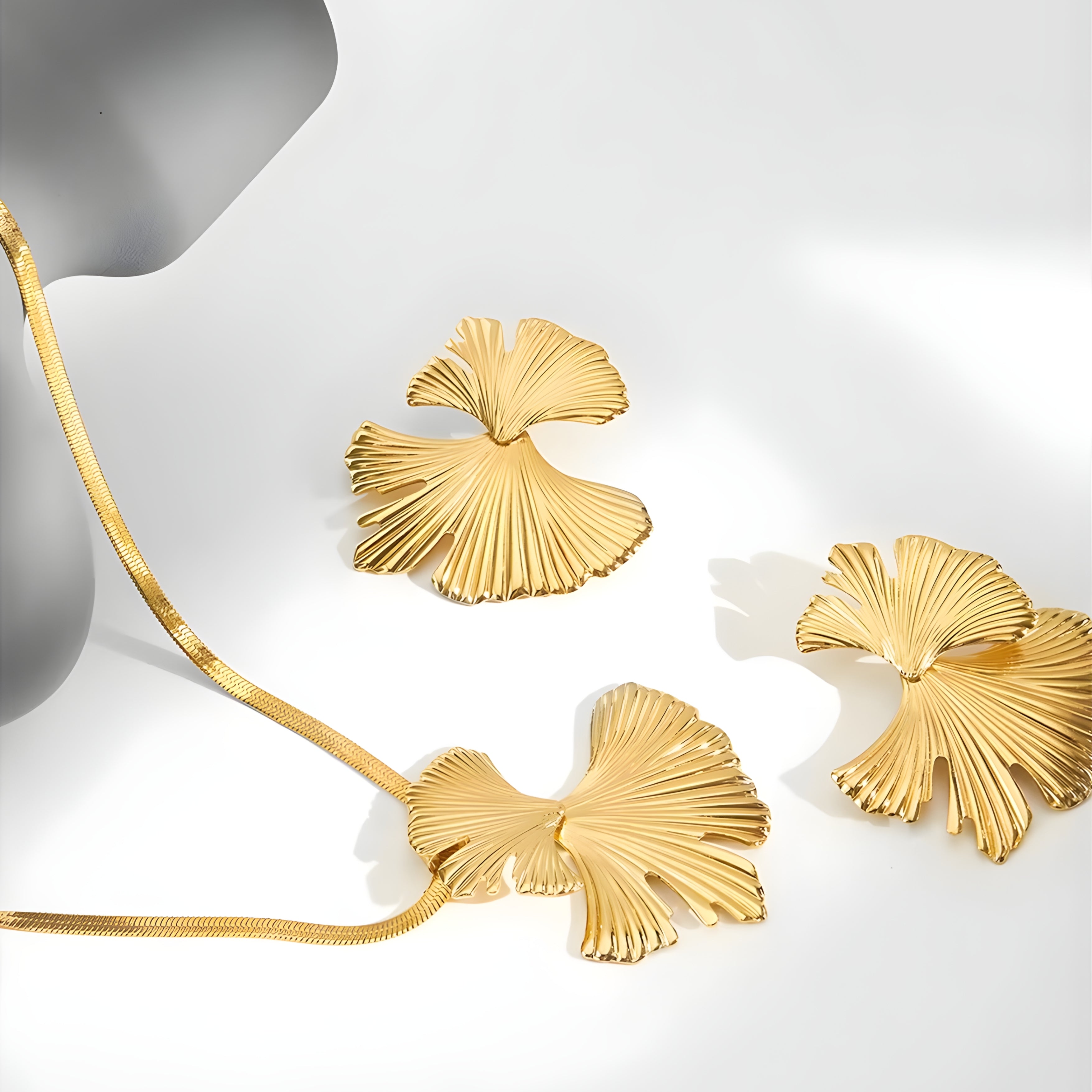 Flourish Snake Chain Necklace