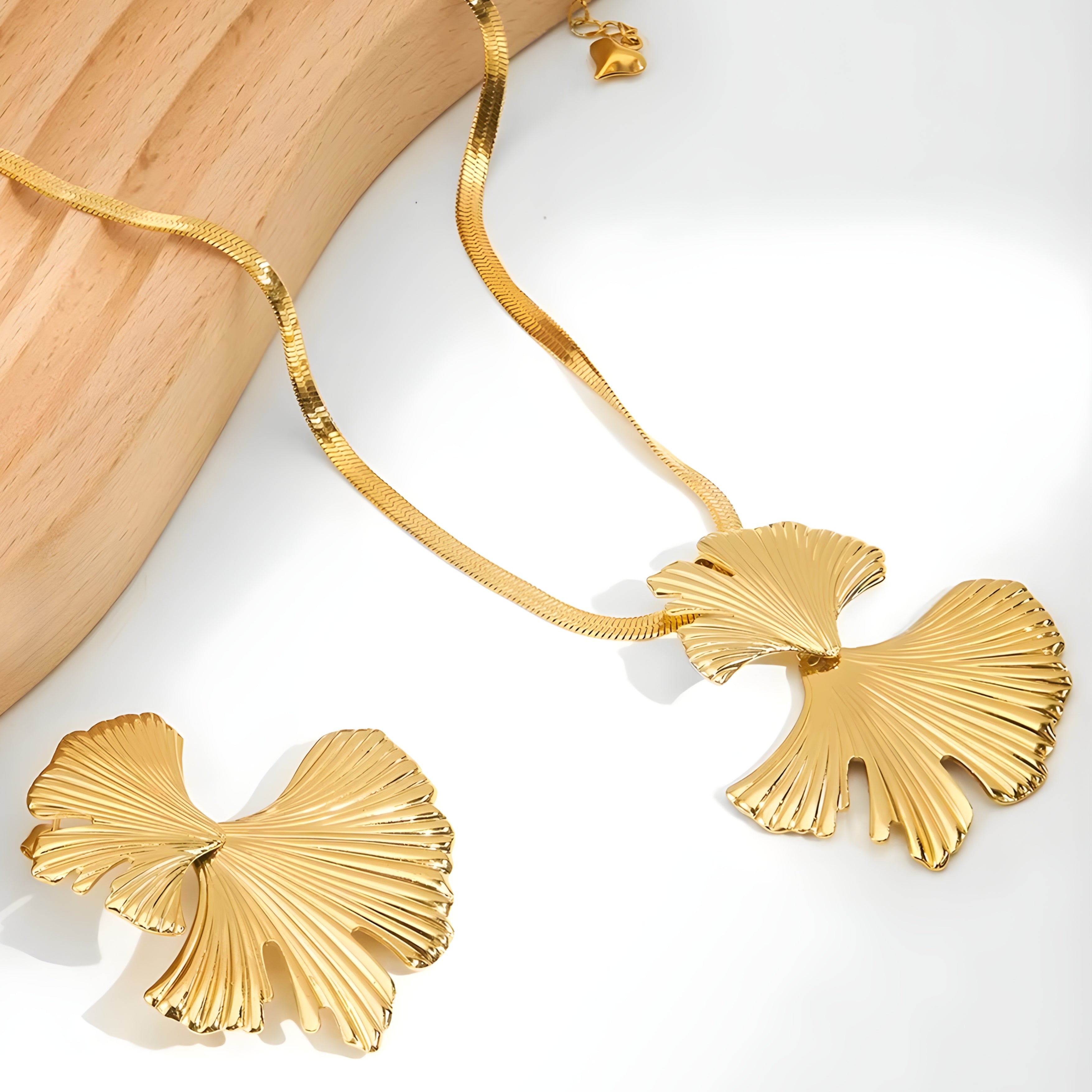 Flourish Snake Chain Necklace