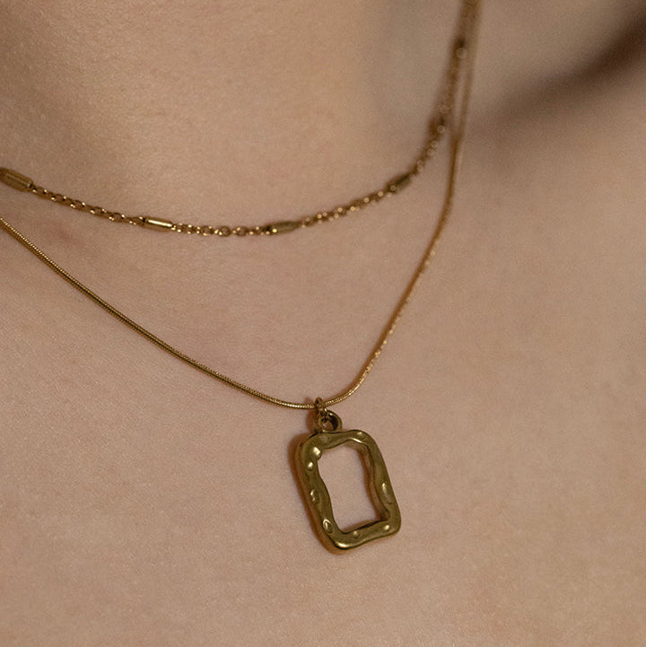 Pivot Necklace