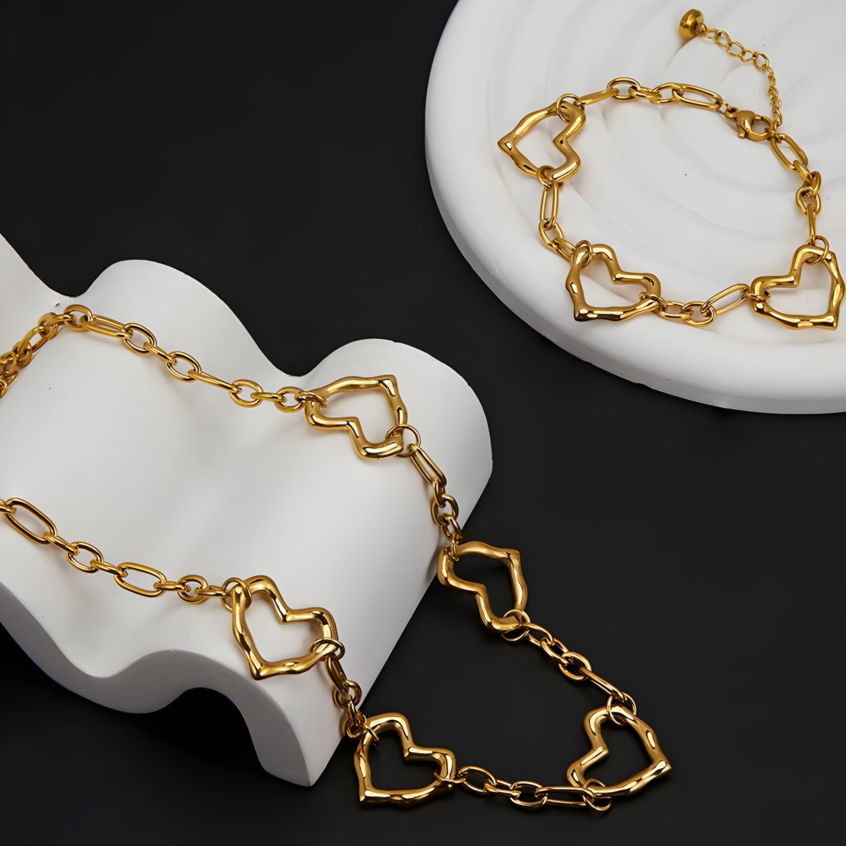 Elara Heart Link Necklace